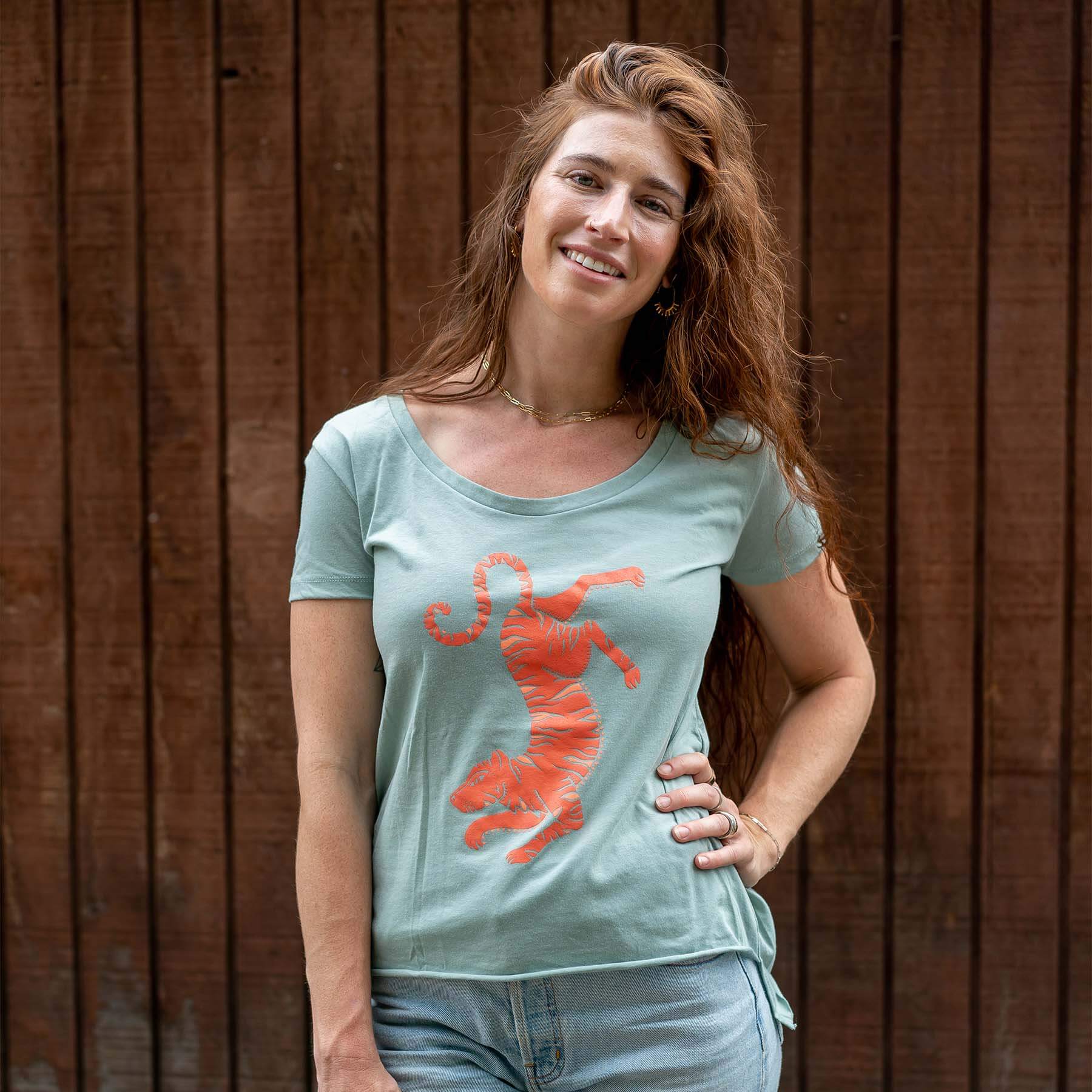 Tiger Scoop T-shirt | Lichen - Ketsol